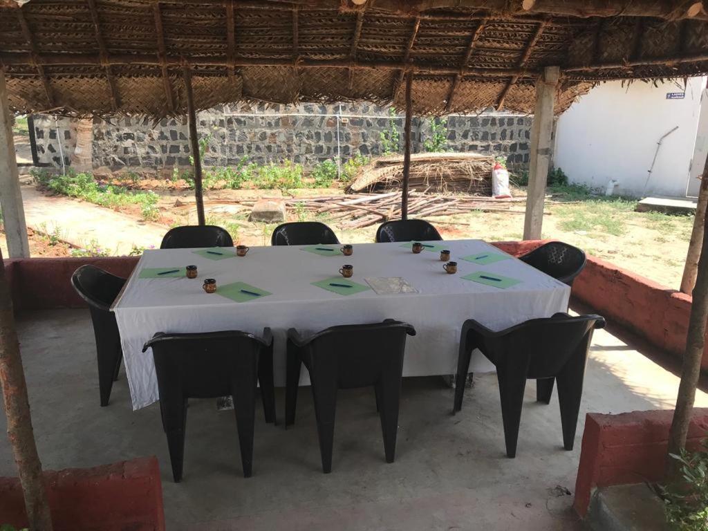 Chan Beach Resort Bahur Bagian luar foto