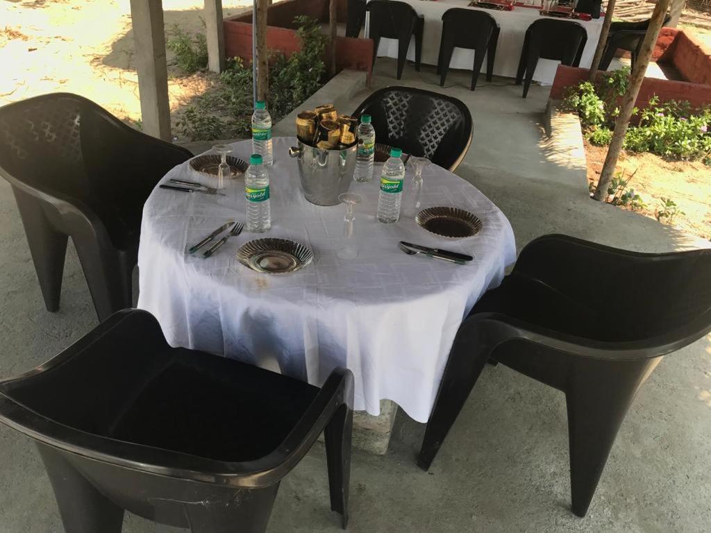 Chan Beach Resort Bahur Bagian luar foto