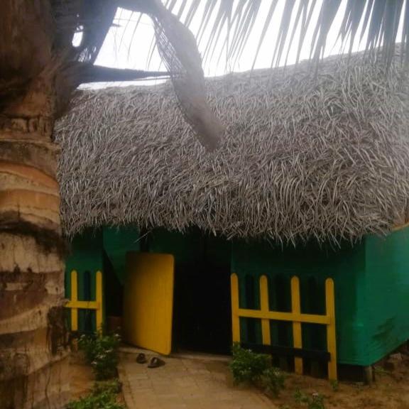 Chan Beach Resort Bahur Bagian luar foto